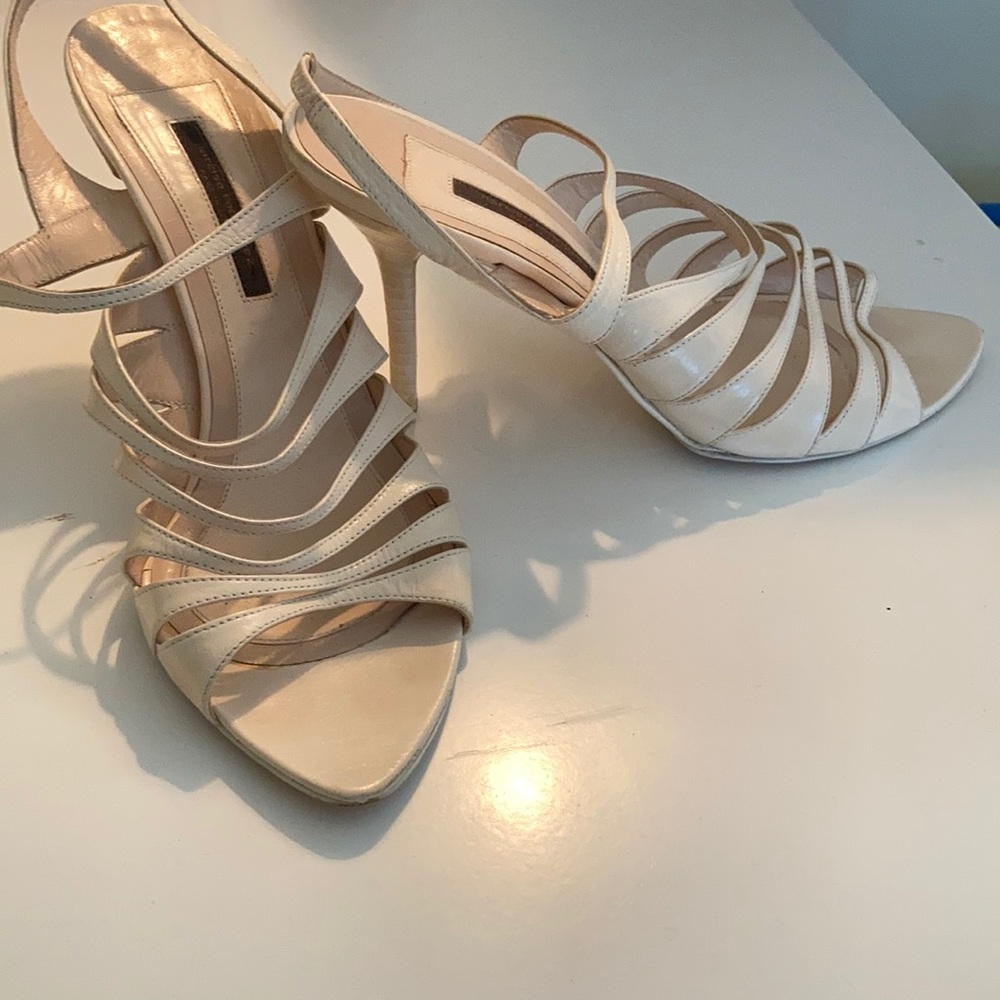 Narciso Rodriguez 40.5 creme leather sandals